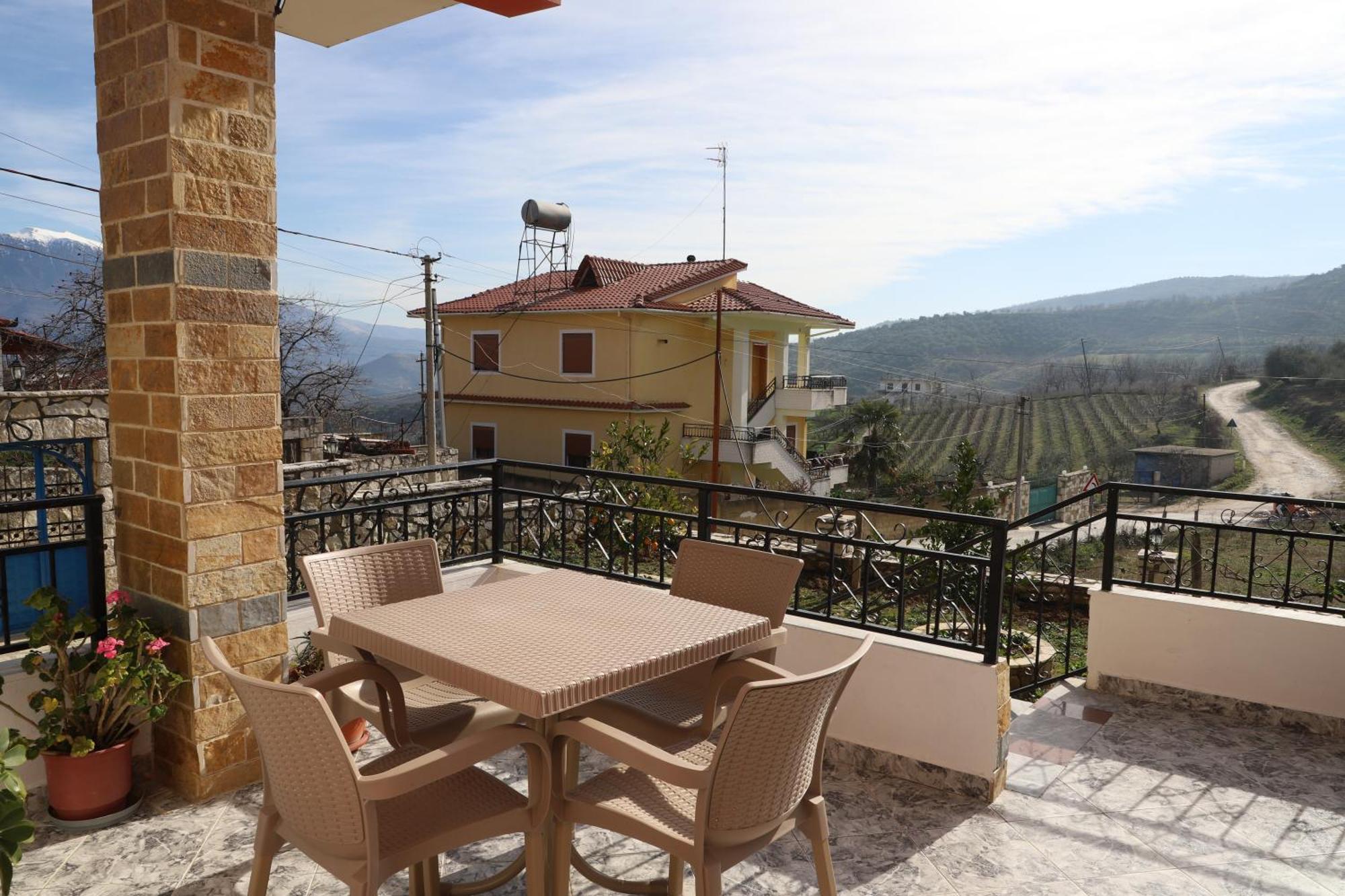 Villa Xherimeja Family Oasis Берат Номер фото