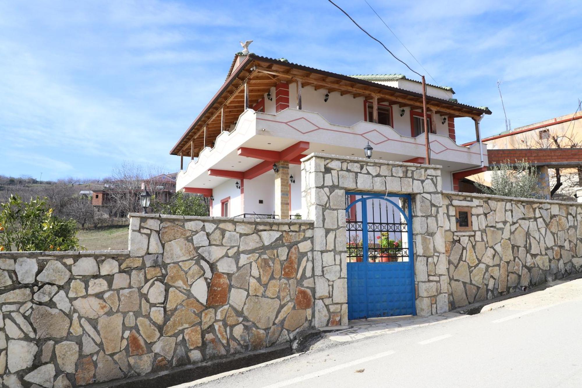 Villa Xherimeja Family Oasis Берат Номер фото