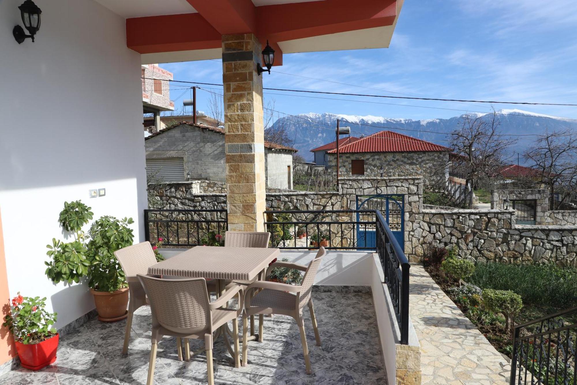 Villa Xherimeja Family Oasis Берат Номер фото