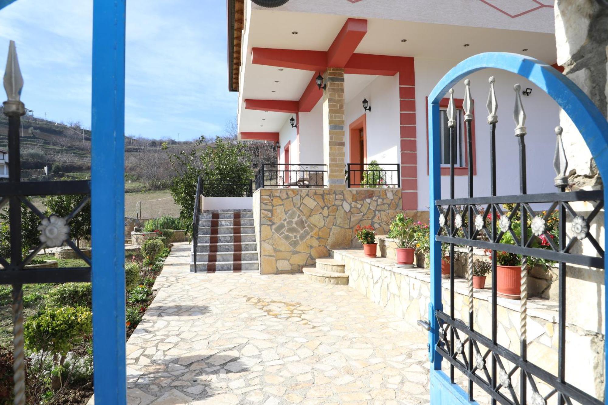 Villa Xherimeja Family Oasis Берат Номер фото