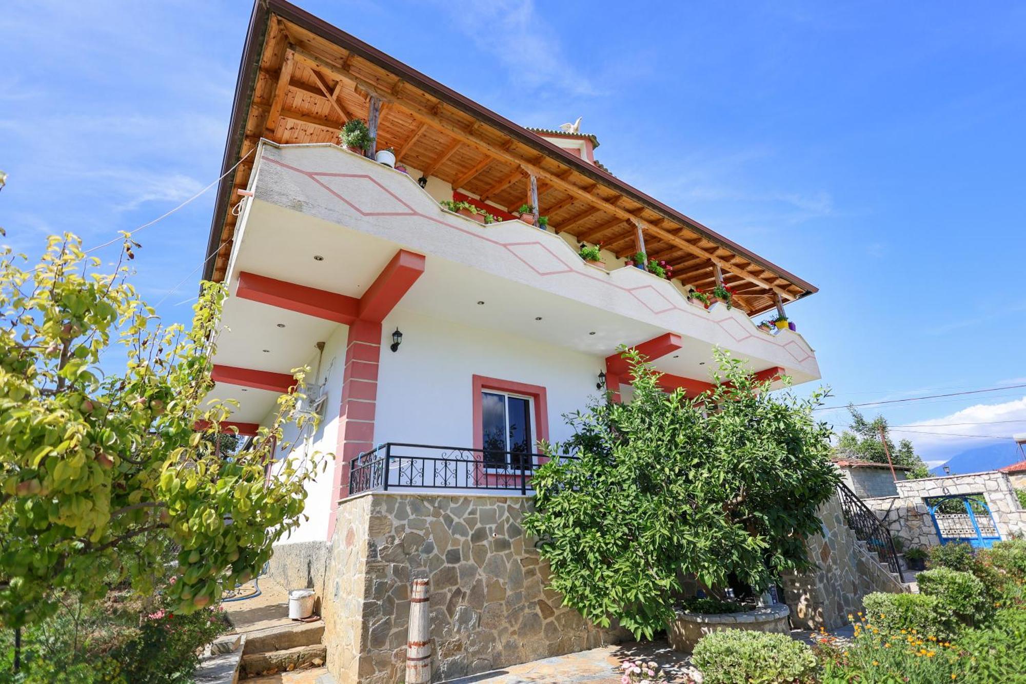 Villa Xherimeja Family Oasis Берат Экстерьер фото