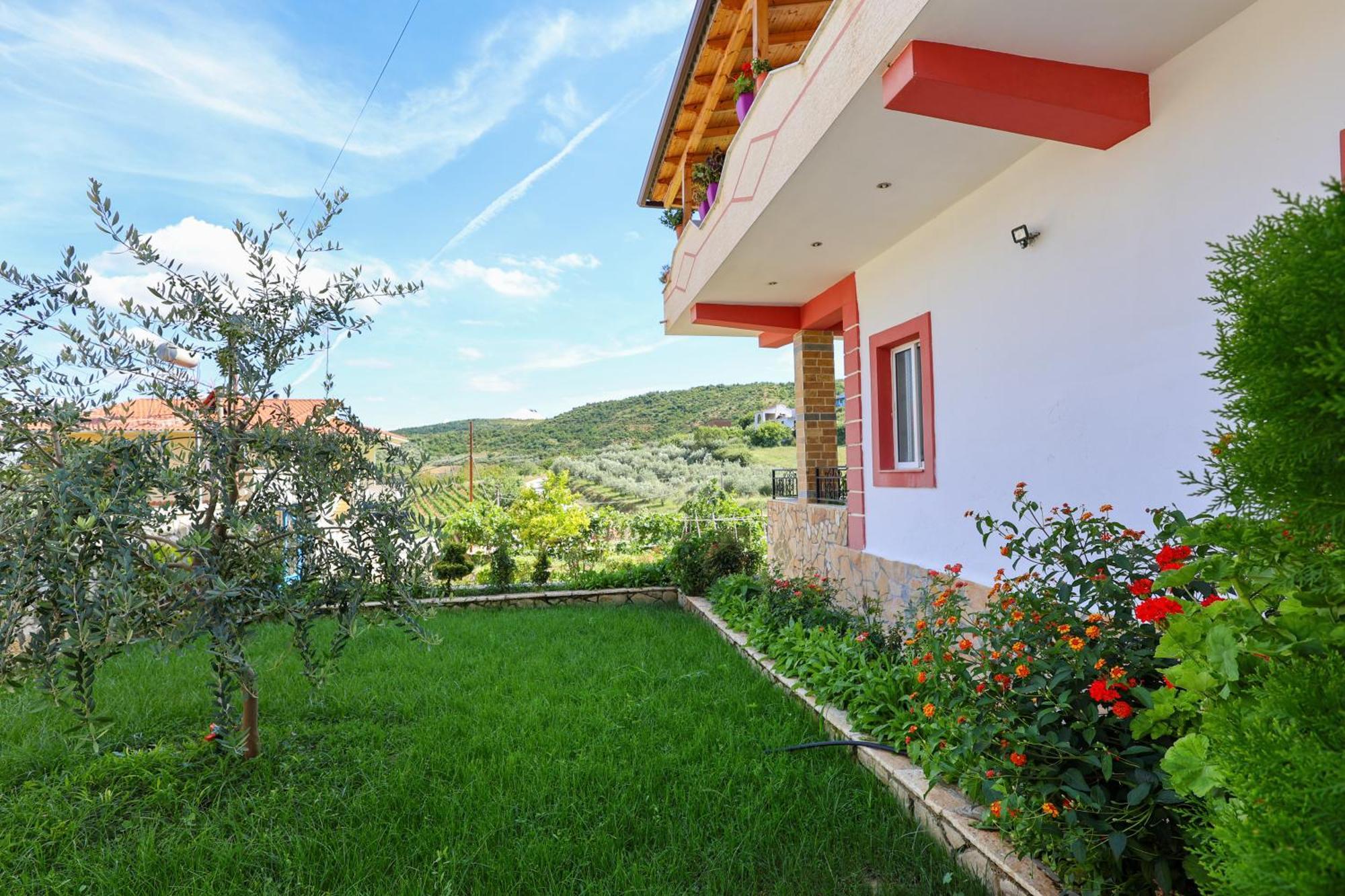 Villa Xherimeja Family Oasis Берат Экстерьер фото