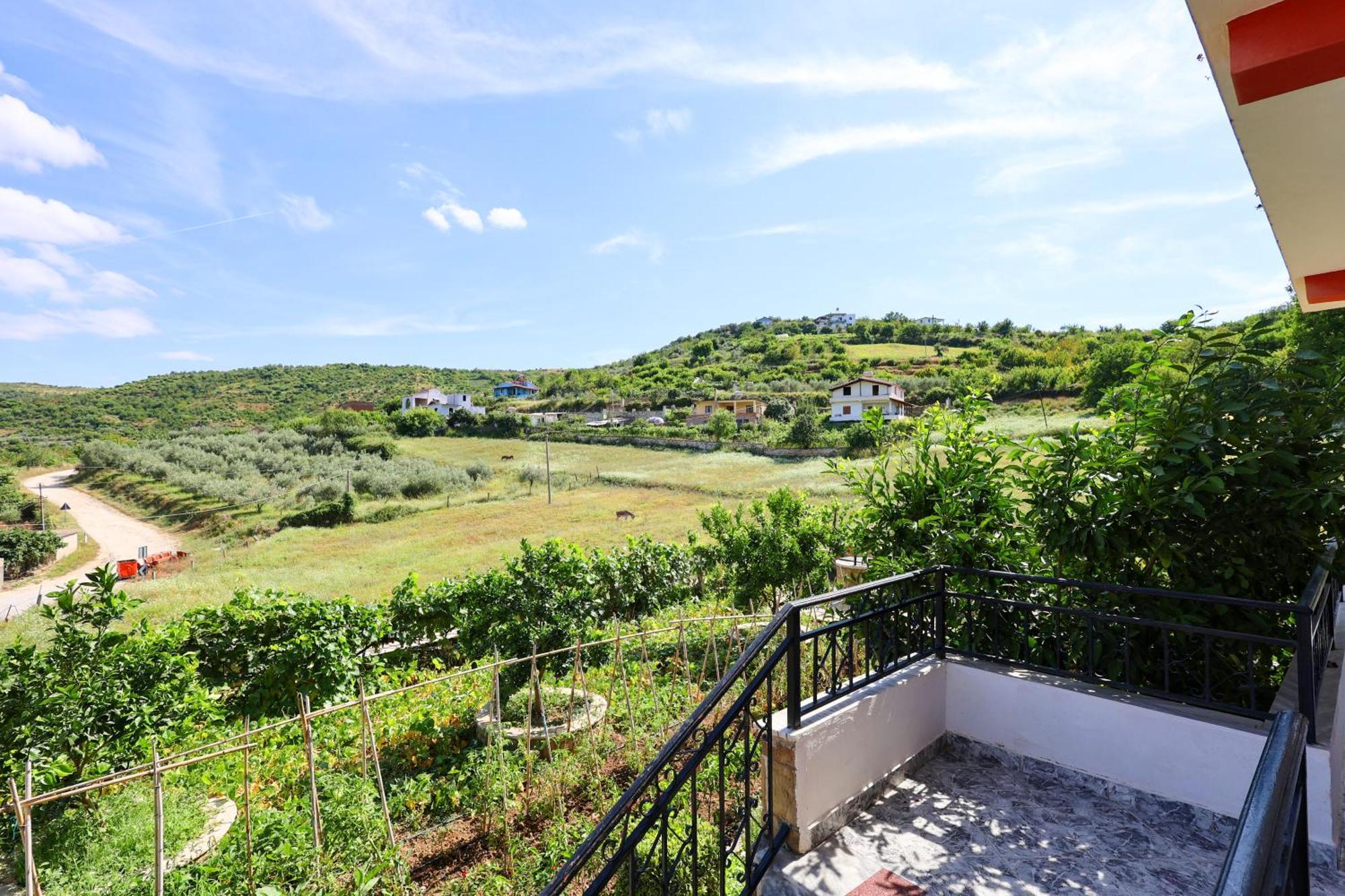 Villa Xherimeja Family Oasis Берат Экстерьер фото