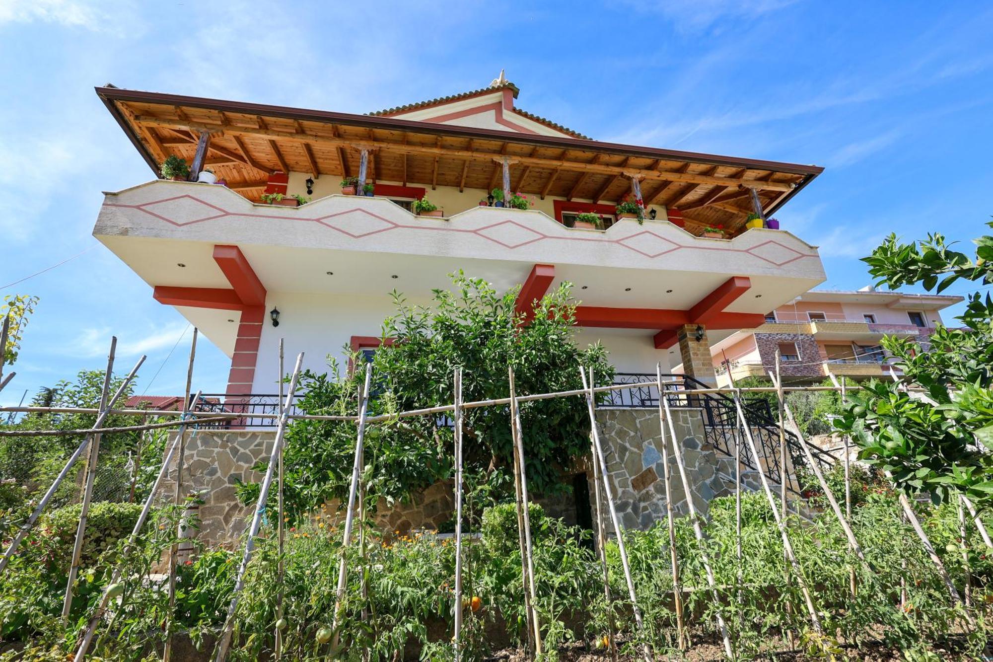 Villa Xherimeja Family Oasis Берат Экстерьер фото
