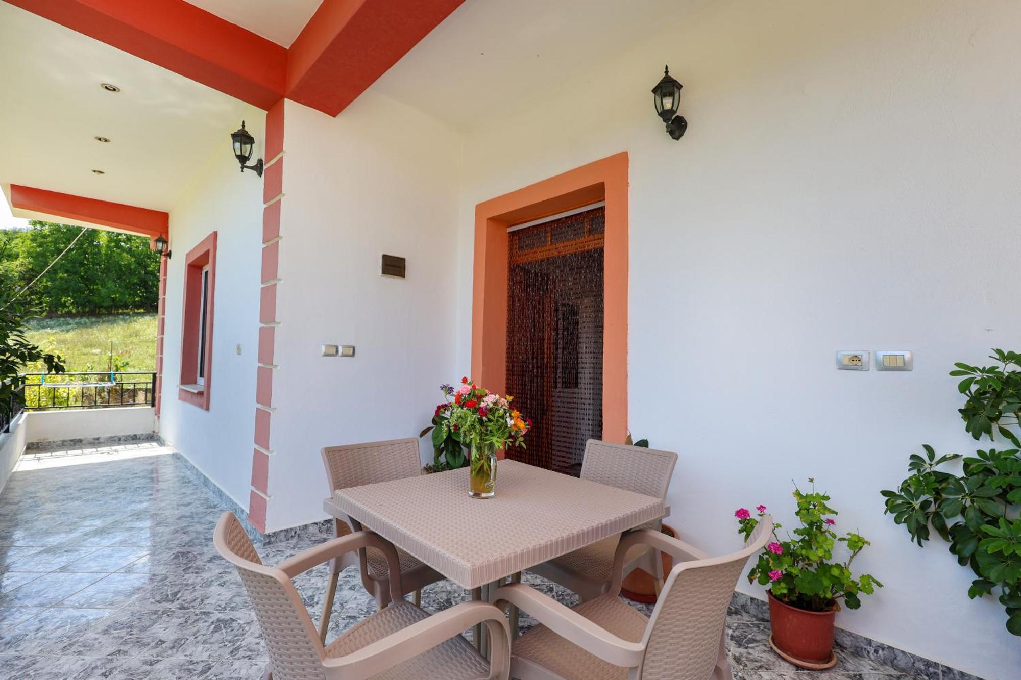 Villa Xherimeja Family Oasis Берат Экстерьер фото